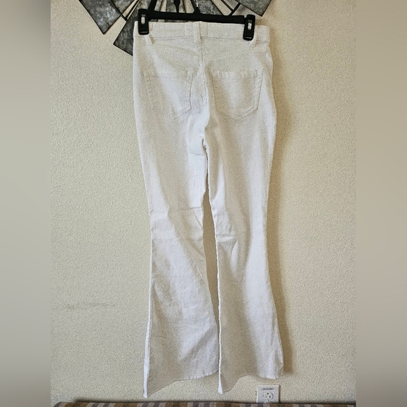 RefugeWomen's Denim White Flared High Rise Casual chic Jeans Size 3.. - Picture 7 of 12